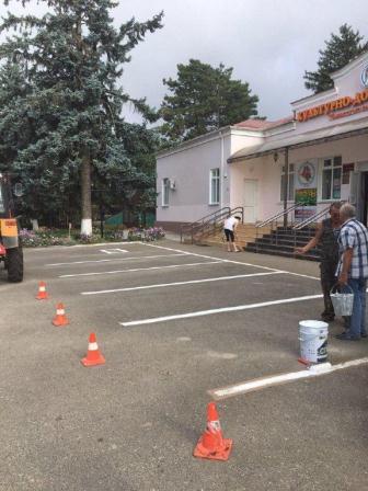 На улицах Тбилисской кипит работа 